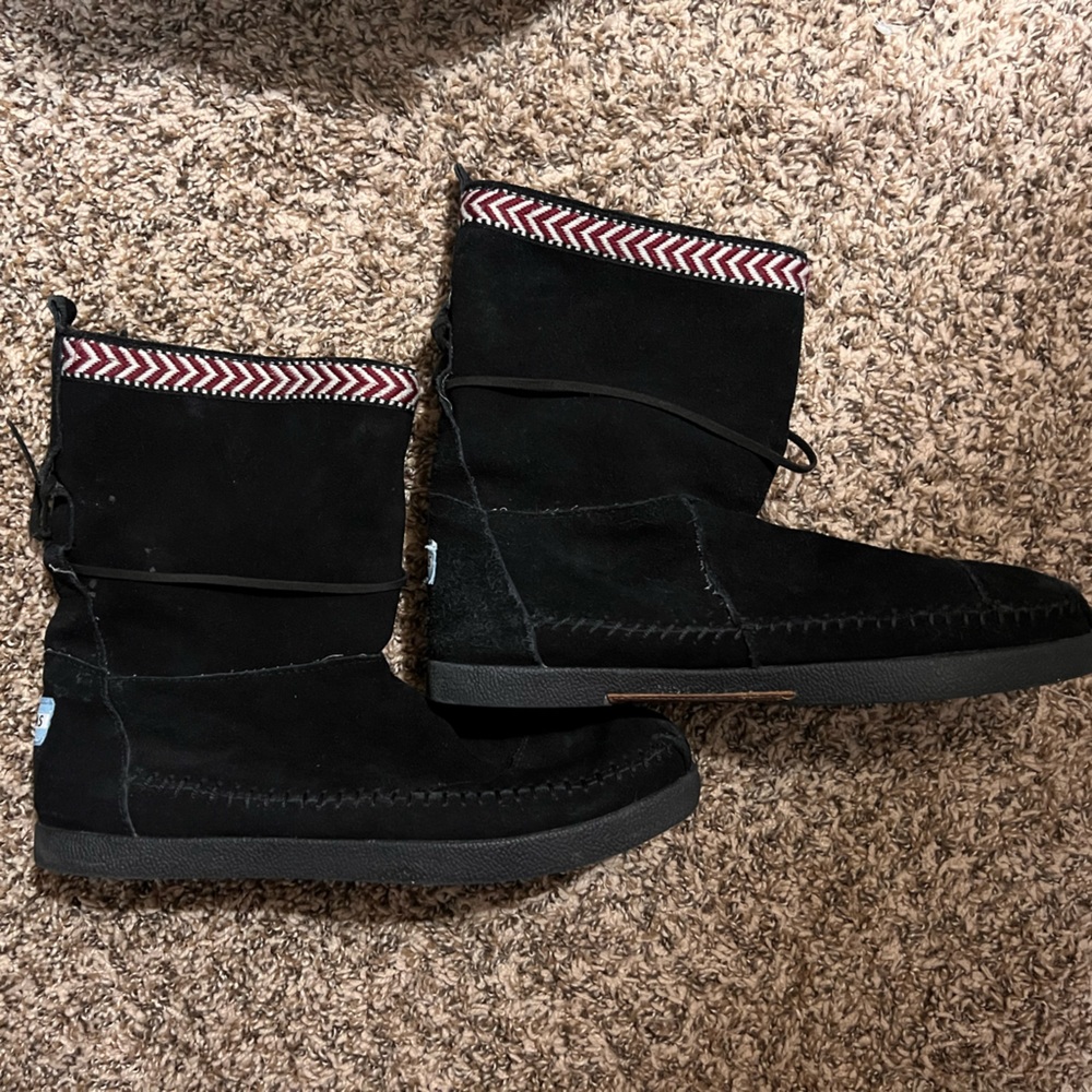 Size 9 Toms Nepal ankle boots